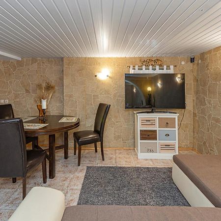 Spacious Studio Apartment By Polo Apartments Kaunas Dış mekan fotoğraf